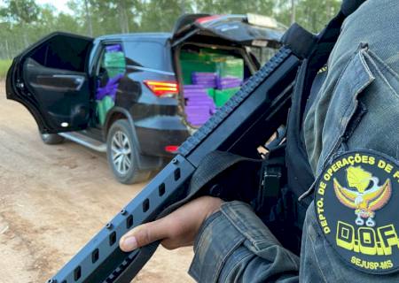 Veículo roubado é apreendido com duas toneladas de maconha em Amambai
